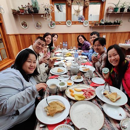 Carnation Rest Hotel Nuwara Eliya Bagian luar foto