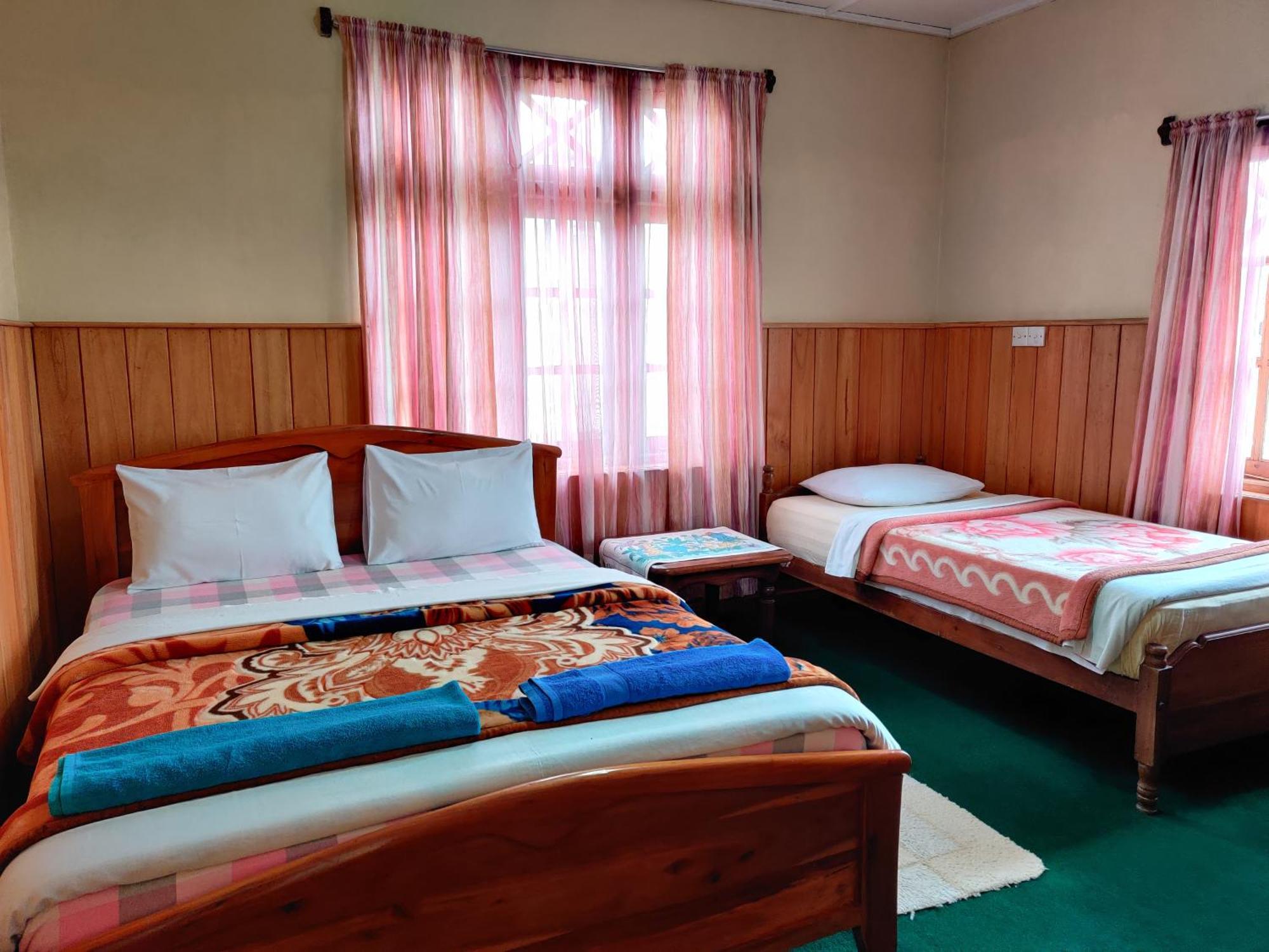 Carnation Rest Hotel Nuwara Eliya Bagian luar foto