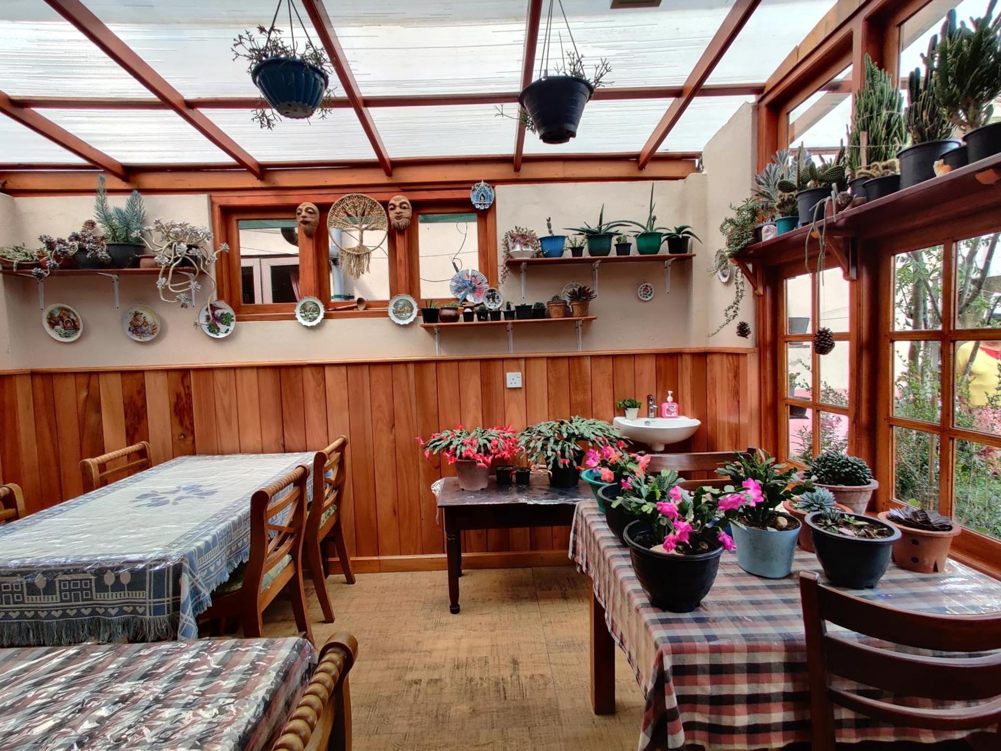 Carnation Rest Hotel Nuwara Eliya Bagian luar foto