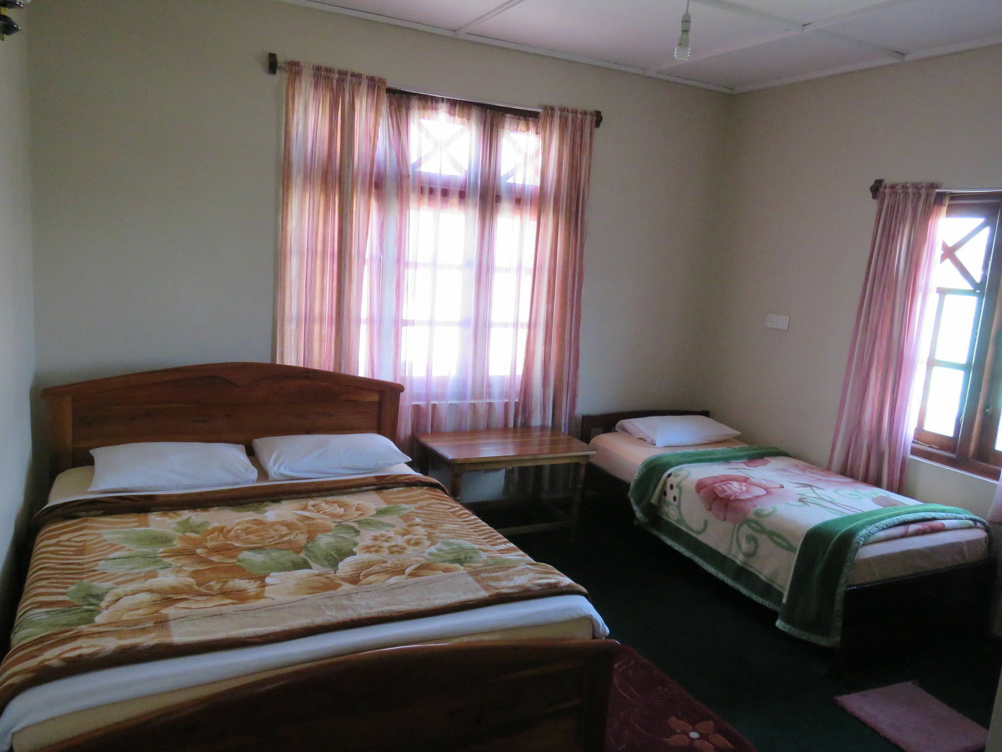 Carnation Rest Hotel Nuwara Eliya Bagian luar foto